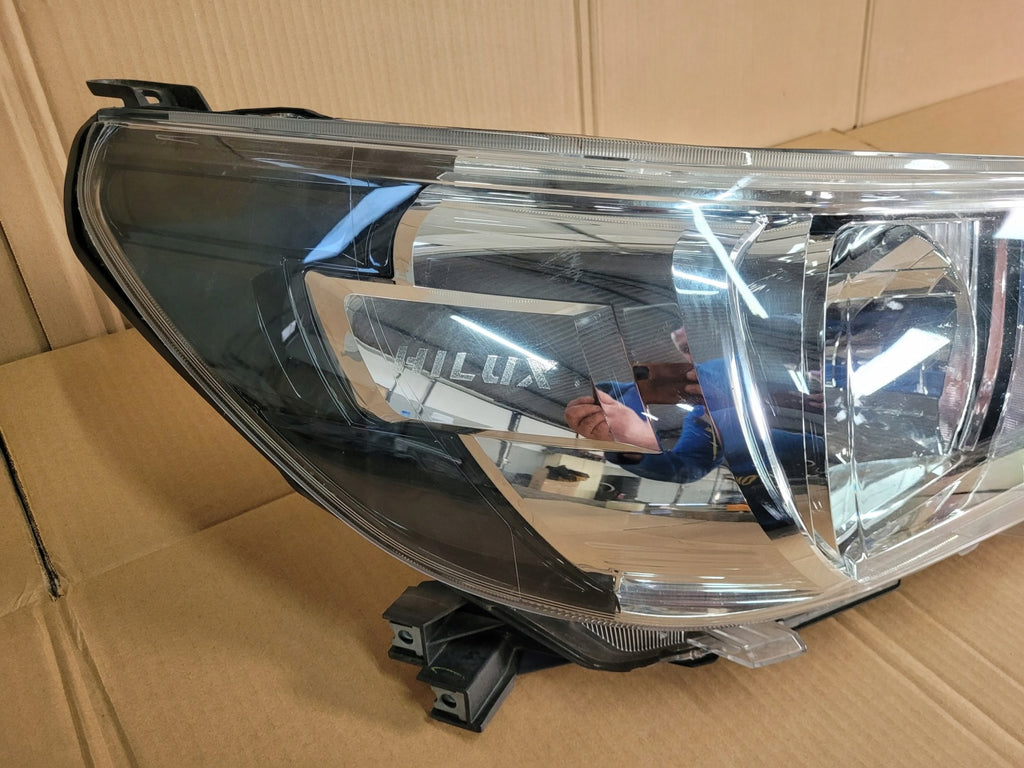 Frontscheinwerfer Toyota Hilux VIII Rechts Scheinwerfer Headlight SCH1230319864cf