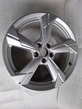 Load image into Gallery viewer, 1x Alufelge 18 Zoll 8.0&quot; 5x112 39ET Glanz Silber 4K0601025 Audi A6 Rim Wheel