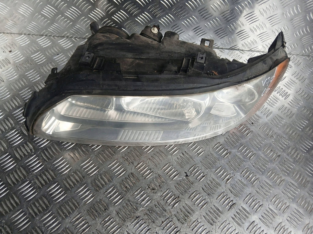 Frontscheinwerfer Volvo V70 II 30698835 89900331 Links Scheinwerfer Headlight