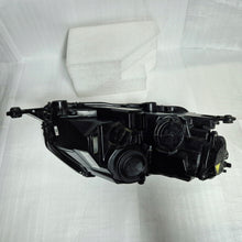 Laden Sie das Bild in den Galerie-Viewer, Frontscheinwerfer Skoda Rapid 5JB941015A Xenon Links Scheinwerfer Headlight SCH6774770663ev