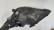 Laden Sie das Bild in den Galerie-Viewer, Frontscheinwerfer Toyota Avensis 1000017687 Xenon Rechts Scheinwerfer Headlight SCH6763001437dt