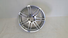 Load image into Gallery viewer, 1x Alufelge 18 Zoll 7.0&quot; 5x112 43ET Glanz Silber 8U0601025 Audi Q3 Rim Wheel