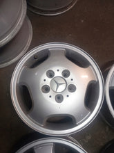 Laden Sie das Bild in den Galerie-Viewer, 4x Alufelge 15 Zoll 5.5" 5x112 54ET Glanz Silber A1684011702 Mercedes-Benz W204 FEL2844159519lu