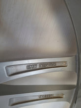 Load image into Gallery viewer, 1x Alufelge 19 Zoll 9.0" 5x120 29ET Glanz Silber 2284908 BMW Rim Wheel FEL2410841581qr