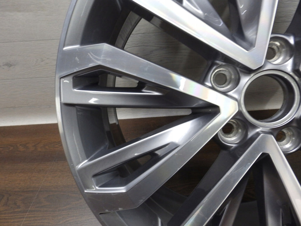 1x Alufelge 18 Zoll 7.0" 5x112 45ET Glanz 2GA601025E Mg T-Roc Rim Wheel