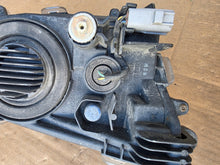 Laden Sie das Bild in den Galerie-Viewer, Frontscheinwerfer Toyota 4 Prius 99226-91002 Links Scheinwerfer Headlight SCH5129107050lg