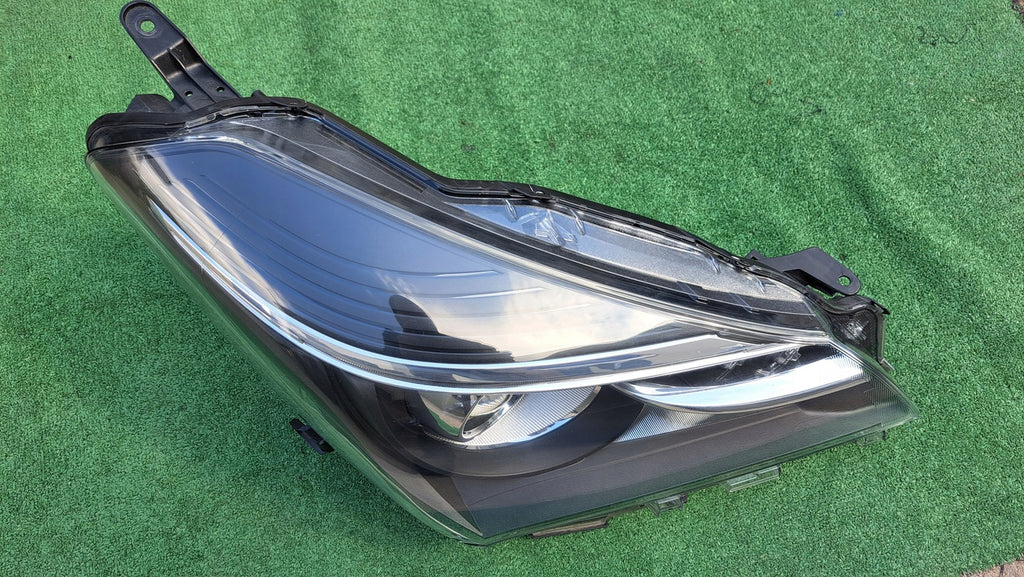 Frontscheinwerfer Toyota Yaris LED Rechts Scheinwerfer Headlight