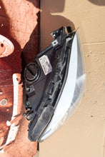 Laden Sie das Bild in den Galerie-Viewer, Frontscheinwerfer BMW 5 F11 F10 7203252 Xenon Rechts Scheinwerfer Headlight SCH4944897982sf