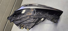 Laden Sie das Bild in den Galerie-Viewer, Frontscheinwerfer Audi Q3 83A941033 Links Scheinwerfer Headlight