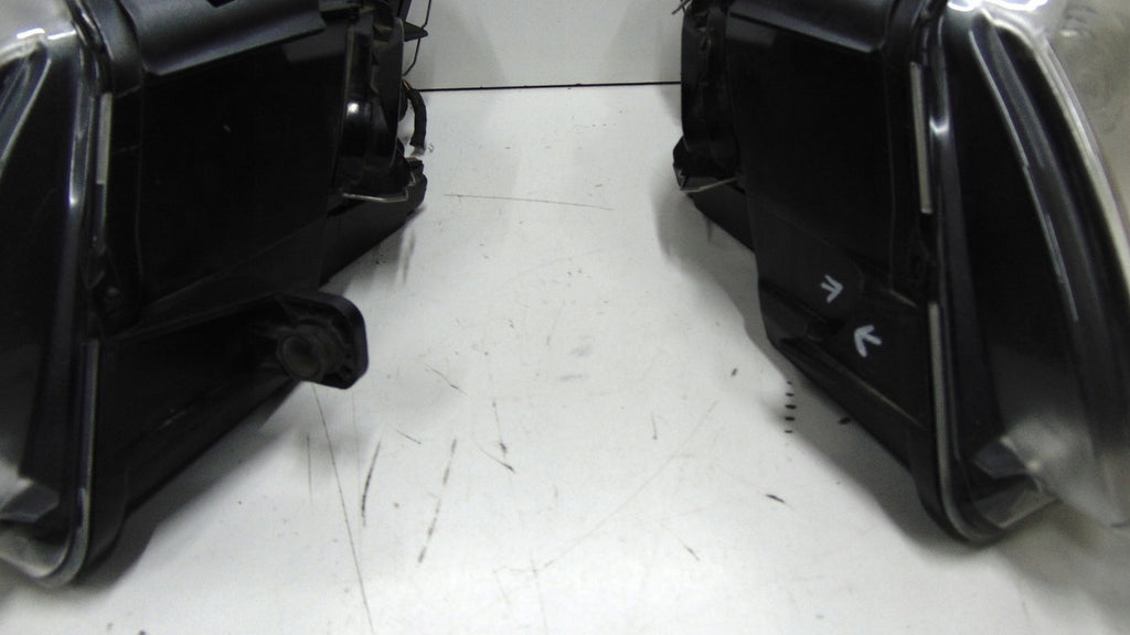 Frontscheinwerfer VW Passat 3C0941752D 3C0941751 Bi-Xenon Rechts oder Links SCH5034333089xj