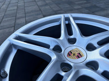 Laden Sie das Bild in den Galerie-Viewer, 1x Alufelge 19 Zoll 11.5&quot; 5x130 76ET 99136256000 Porsche Carrera Rim Wheel