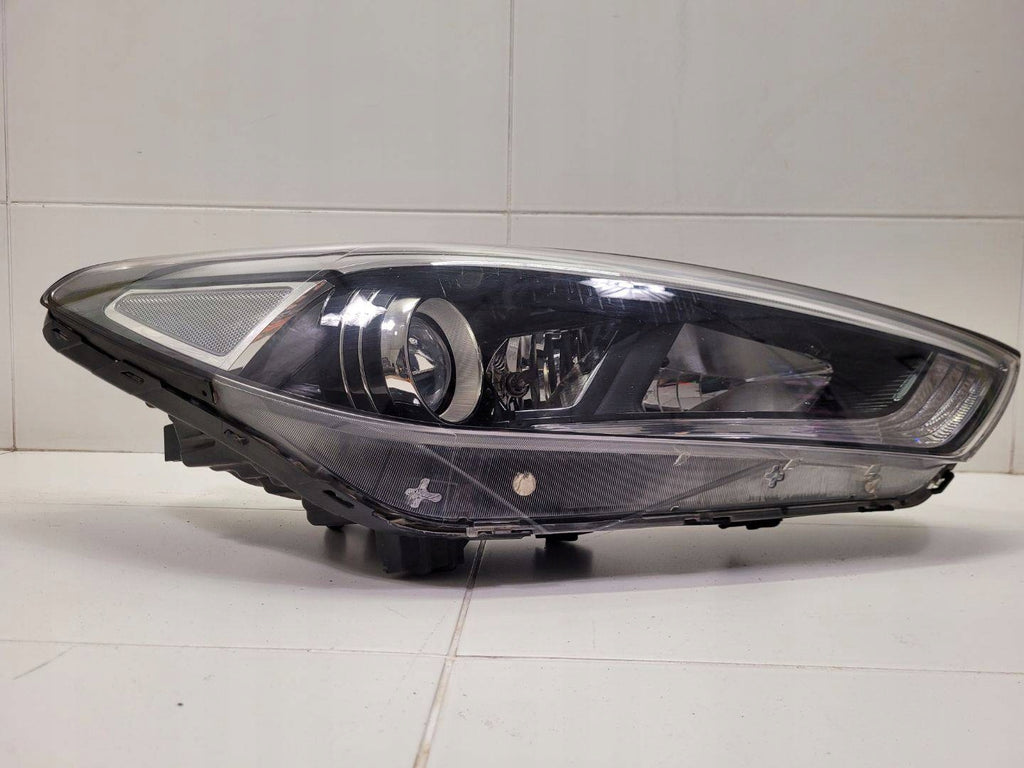 Frontscheinwerfer Hyundai Tucson 92102-D7100 SKU12000 Rechts Headlight