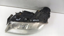 Laden Sie das Bild in den Galerie-Viewer, Frontscheinwerfer Audi A4 B5 B6 Passat Xenon Ein Stück (Rechts oder Links) SCH6935086218uv
