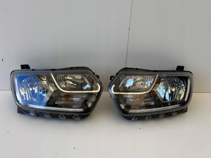 Frontscheinwerfer Dacia Duster 260101133R 260609367R Ein Satz Headlight SCH6858732990pe