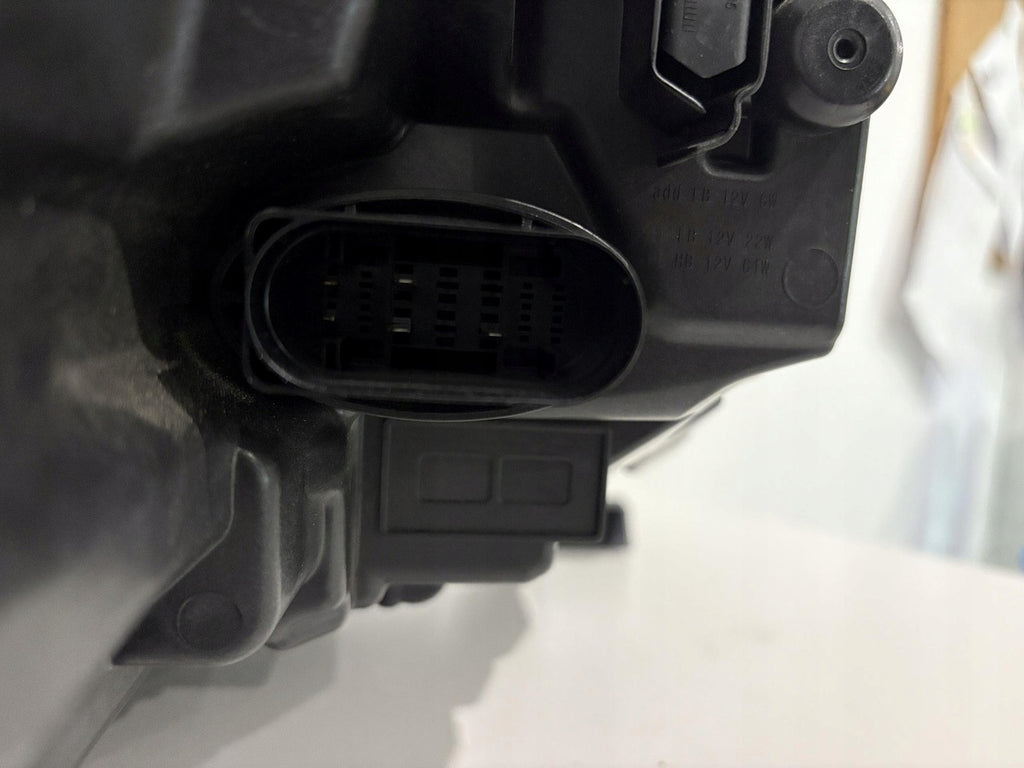 Frontscheinwerfer Skoda Octavia IV 5E4941015B LED Ein Stück (Rechts oder Links) SCH7357737334ft