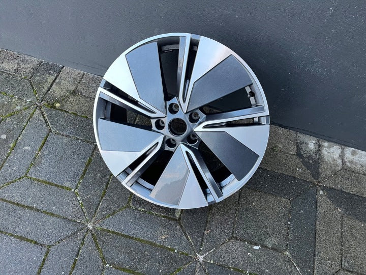 1x Alufelge 19 Zoll 8.0" 5x112 45ET Glanz Silber 5LA601025A Skoda Enyaq FEL1005896518jk
