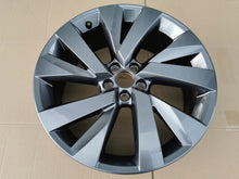 Laden Sie das Bild in den Galerie-Viewer, 1x Alufelge 18 Zoll 7.0" 5x112 39ET Glanz Graphit 2GM601025L VW T Cross FEL4332663981aw