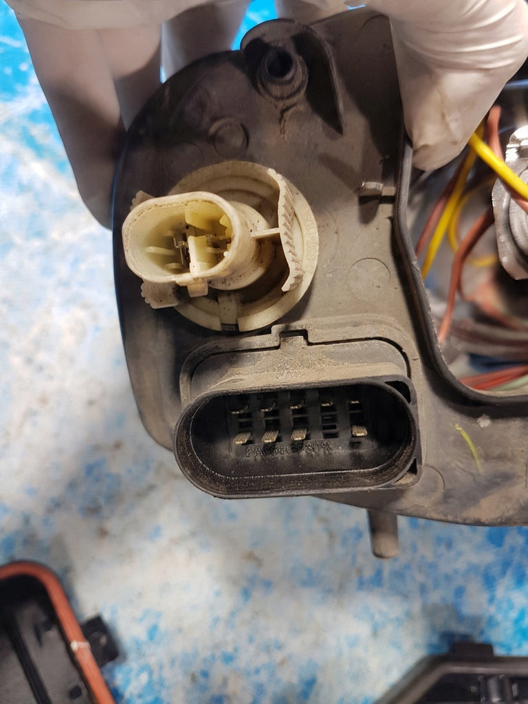 Frontscheinwerfer Skoda Superb Links Scheinwerfer Headlight