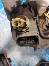 Laden Sie das Bild in den Galerie-Viewer, Frontscheinwerfer Skoda Superb Links Scheinwerfer Headlight