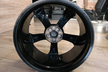 Laden Sie das Bild in den Galerie-Viewer, 1x Alufelge 20 Zoll 9.0&quot; 5x112 34ET 8W0601025CF Audi A4 B9 Rim Wheel