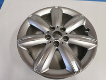 Laden Sie das Bild in den Galerie-Viewer, 1x Alufelge 17 Zoll 6.5&quot; 5x112 39ET Glanz Silber 6856041 Mini Countryman F60
