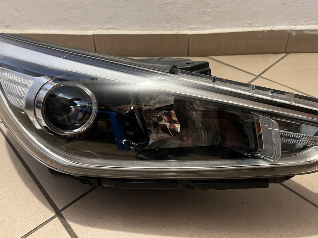 Frontscheinwerfer Hyundai I30 III 92102-G4000 Halogen Rechts Headlight