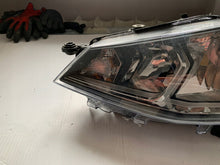 Load image into Gallery viewer, Frontscheinwerfer Seat Arona 6F1941005D Halogen Rechts Scheinwerfer Headlight