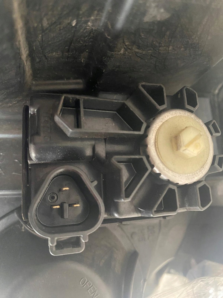 Frontscheinwerfer Ford Ranger Links Scheinwerfer Headlight SCH7369981661ck