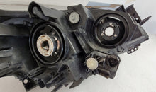 Laden Sie das Bild in den Galerie-Viewer, Frontscheinwerfer Mazda 3 2008- Links Scheinwerfer Headlight