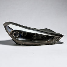 Laden Sie das Bild in den Galerie-Viewer, Frontscheinwerfer Hyundai Tucson 92102-D7200 Rechts Scheinwerfer Headlight