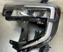 Laden Sie das Bild in den Galerie-Viewer, Frontscheinwerfer Renault Master I 260608459R Links Scheinwerfer Headlight SCH5721729052de