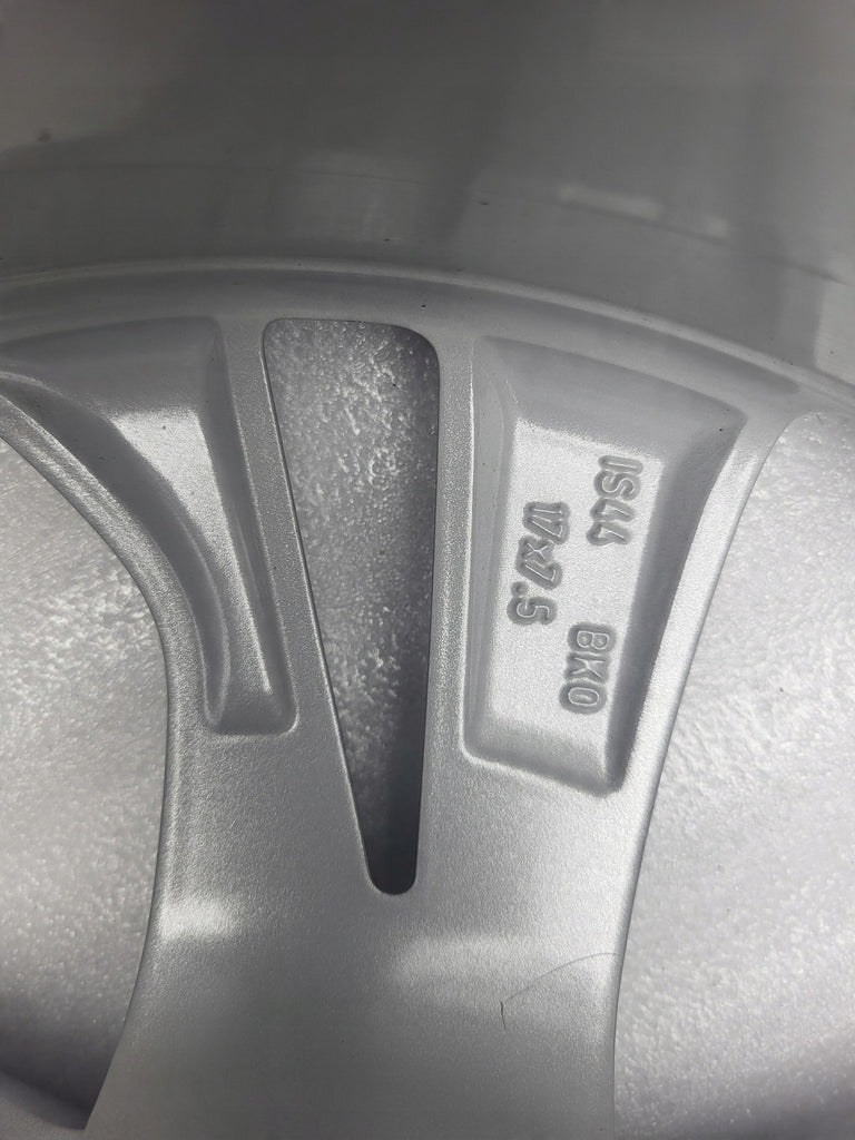 1x Alufelge 17 Zoll 7.5" 5x105 44ET Glanz Silber 13409657 OP114 Opel Astra