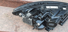 Laden Sie das Bild in den Galerie-Viewer, Frontscheinwerfer Mercedes-Benz Cla C117 A1179067800 Links Headlight SCH9362849904jo