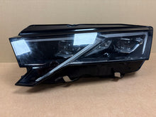 Laden Sie das Bild in den Galerie-Viewer, Frontscheinwerfer Skoda Octavia IV 5E4941035 Full LED Links Headlight SCH3207983511fp