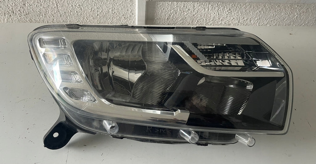 Frontscheinwerfer Dacia Logan Sandero II 260108435R Rechts Headlight