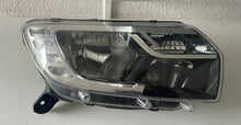 Laden Sie das Bild in den Galerie-Viewer, Frontscheinwerfer Dacia Logan Sandero II 260108435R Rechts Headlight
