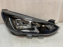 Load image into Gallery viewer, Frontscheinwerfer Ford Focus MX7B-13E014-CC Full LED Rechts Headlight SCH8698304586bu
