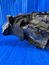Laden Sie das Bild in den Galerie-Viewer, Frontscheinwerfer BMW 2 F22 F23 87386809-01 Rechts Scheinwerfer Headlight SCH4758090088iy