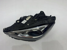 Laden Sie das Bild in den Galerie-Viewer, Frontscheinwerfer Mercedes-Benz W206 A2069062903 Ein Stück (Rechts oder Links) SCH1074423605jy