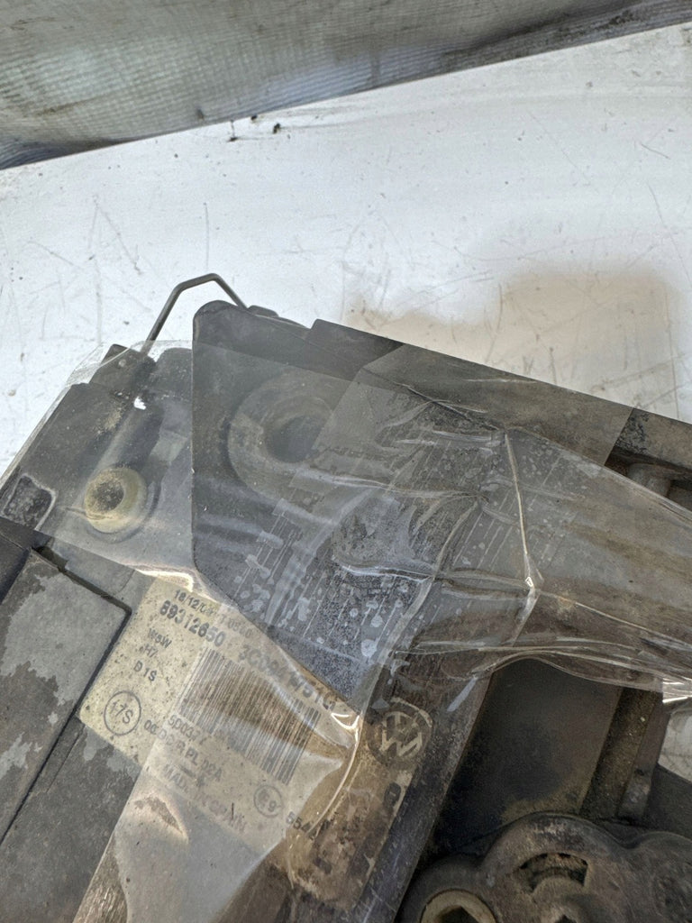 Frontscheinwerfer VW Passat 89312650 Vorderseite Scheinwerfer Headlight SCH4210678694jm