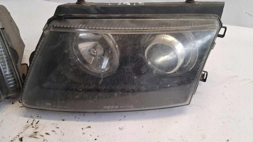Frontscheinwerfer VW Passat Ein Satz Scheinwerfer Headlight SCH4252755446zy