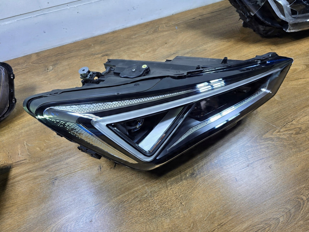 Frontscheinwerfer Seat Tarraco 5FJ941008J Rechts Scheinwerfer Headlight