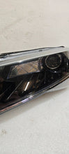 Laden Sie das Bild in den Galerie-Viewer, Frontscheinwerfer Skoda Superb III 3V1941015B Xenon Links Scheinwerfer Headlight