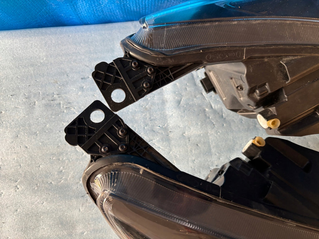 Frontscheinwerfer Ford Focus JX7B-13E016-AJ JX7B-13E017-AE LED Rechts oder Links SCH6609559220ta