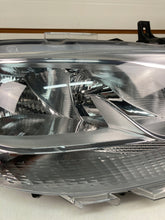 Laden Sie das Bild in den Galerie-Viewer, Frontscheinwerfer Mercedes-Benz Sprinter A9109060100 Rechts Headlight