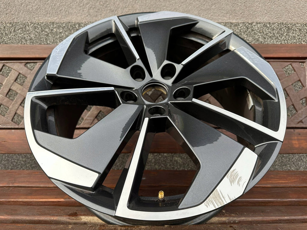 1x Alufelge 18 Zoll 7.5" 5x112 48ET Glanz Graphit 5E3601025AP Mg Octavia 5e3 Iv FEL3716090812yt