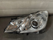 Laden Sie das Bild in den Galerie-Viewer, Frontscheinwerfer Mercedes-Benz A2078200139 Xenon Ein Satz Headlight SCH9594996858ea