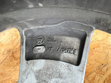 Laden Sie das Bild in den Galerie-Viewer, 1x Alufelge 17 Zoll 6.5&quot; 5x112 38ET 565601025J Skoda Kodiaq Rim Wheel