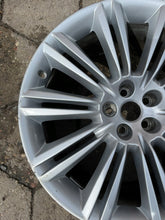 Load image into Gallery viewer, 1x Alufelge 20 Zoll 10.0" 5x108 46ET Glanz Silber AW93-1007-HA Jaguar Xj FEL5935447507lj