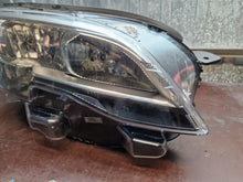 Laden Sie das Bild in den Galerie-Viewer, Frontscheinwerfer Peugeot Expert Traveller 9808572580-00 Rechts Headlight